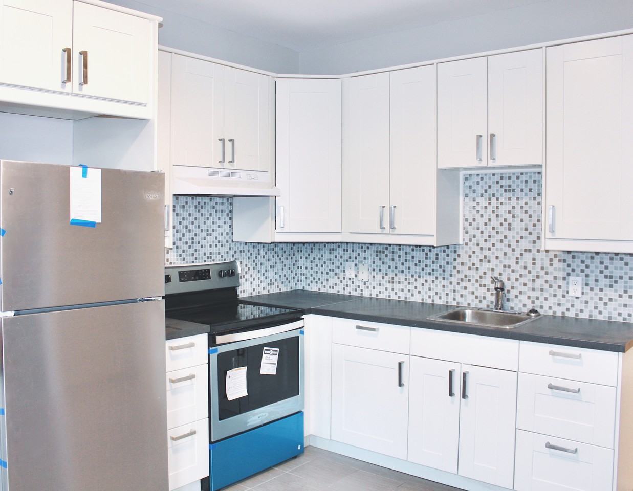 3e Avenue - Photo 3 of 15