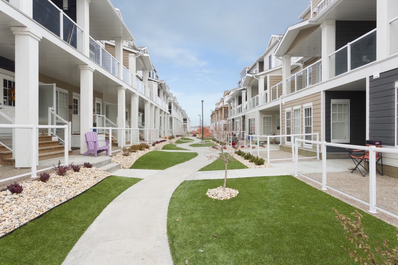 Brio Brownstones - Photo 3 of 22