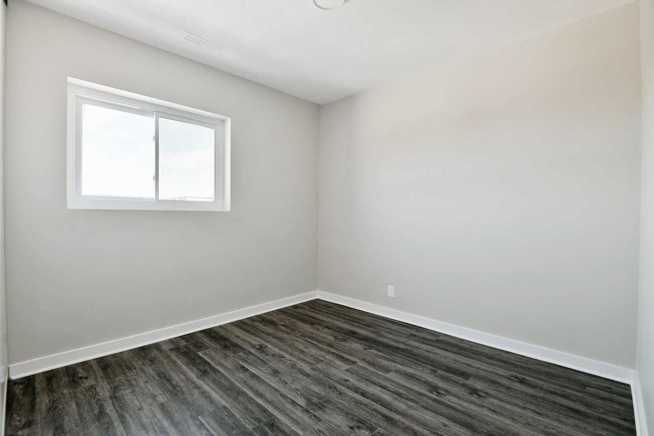 Frontenac - Photo 3 of 9