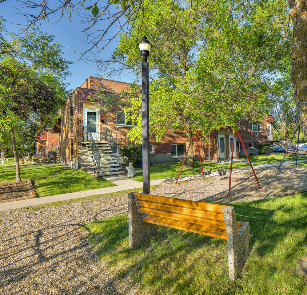 Lumsden Gardens Apartments 170 & 170 Lumsden Avenue, Winnipeg, MB R2Y