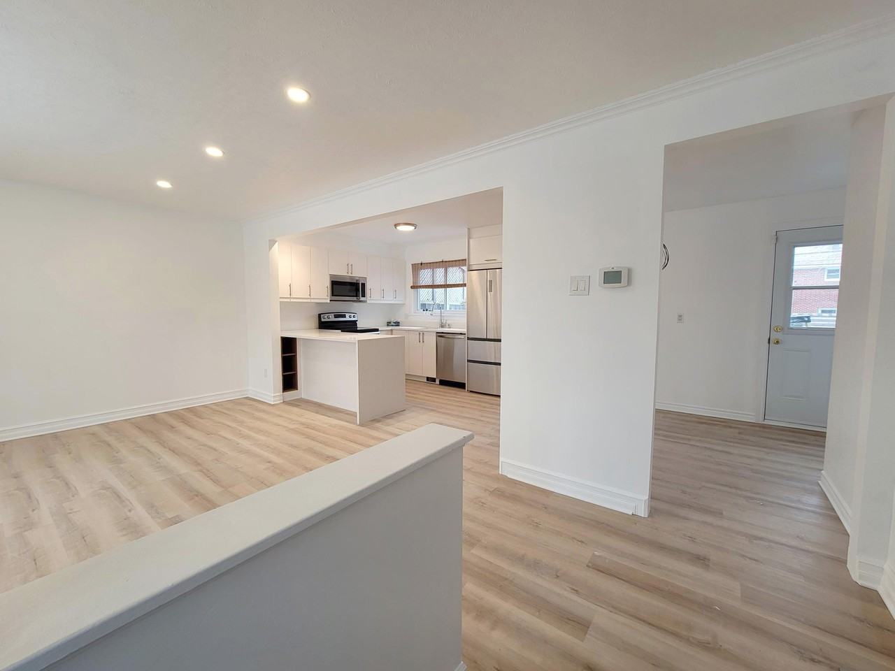 852 Cummings Avenue - Photo 2 of 22