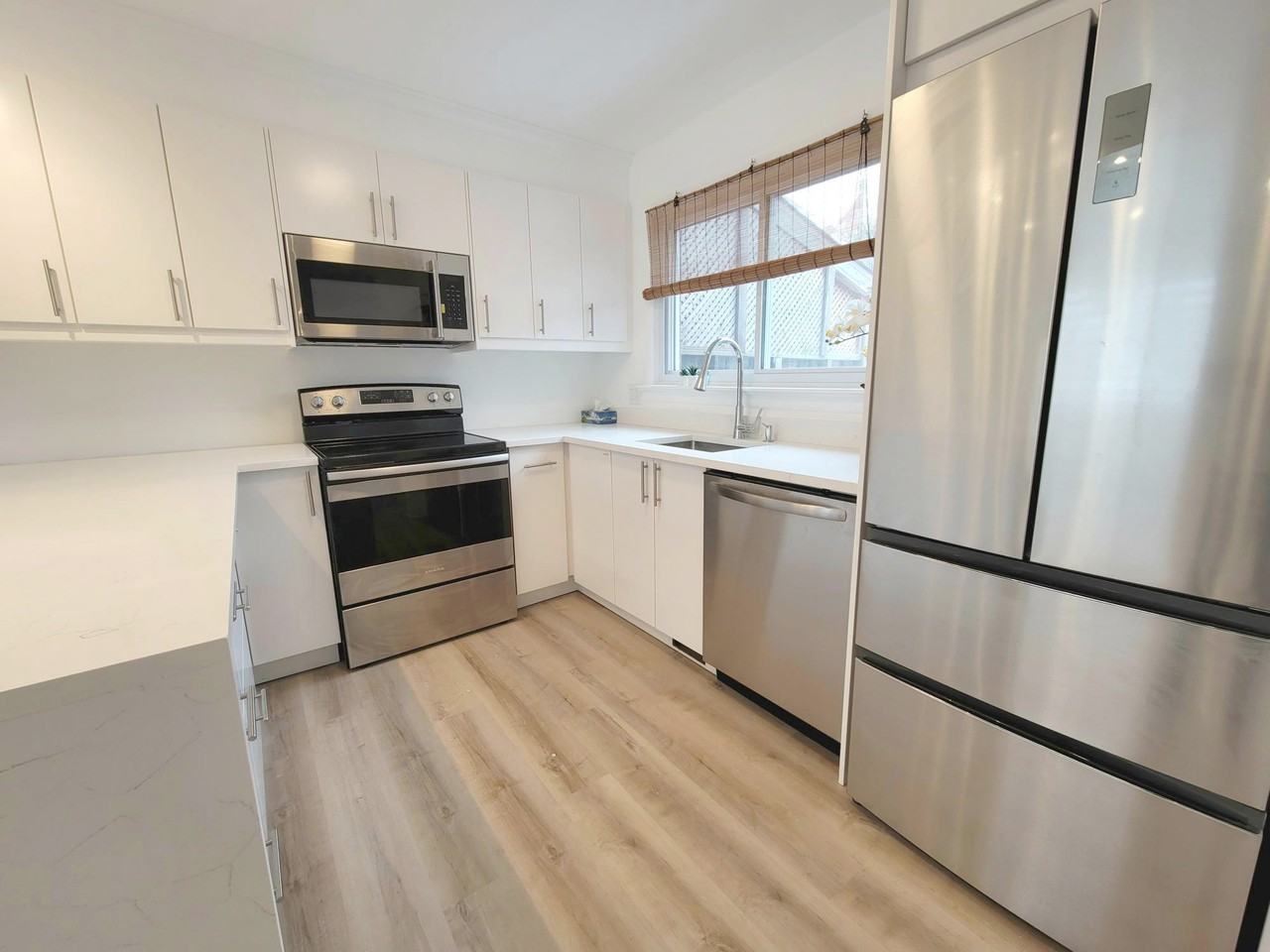 852 Cummings Avenue - Photo 3 of 22