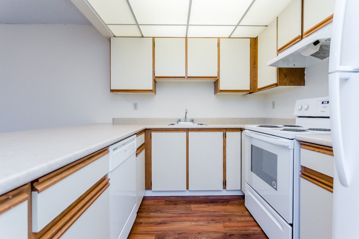 Halifax Towers Apartments - Photo 4 of 9