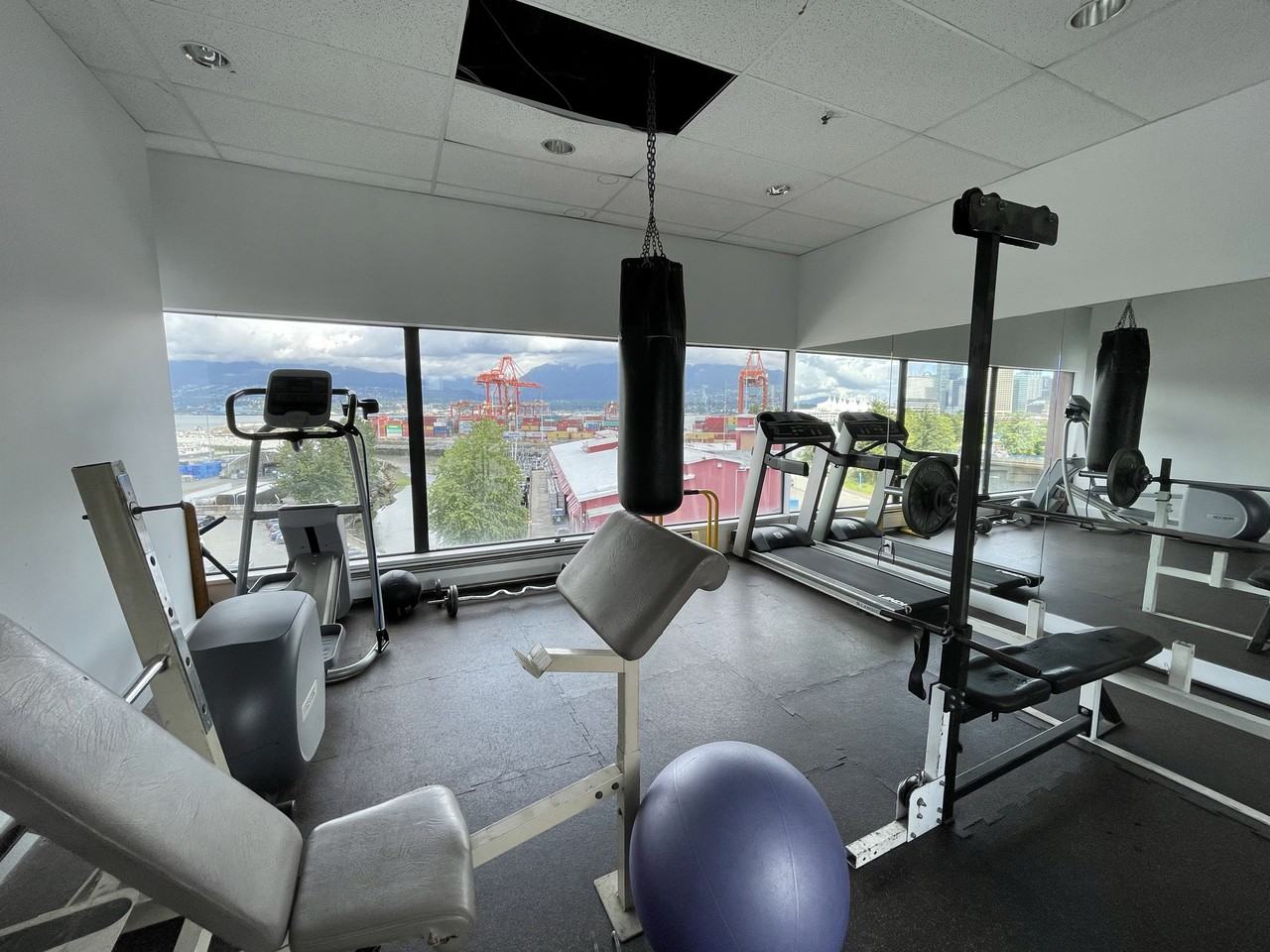 321 Railway Street - Photo 3 of 21