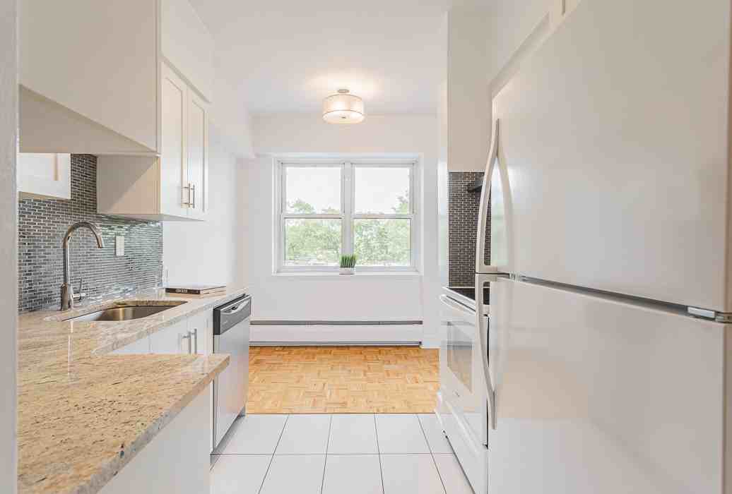 1000 Av Pratt - Photo 3 of 25