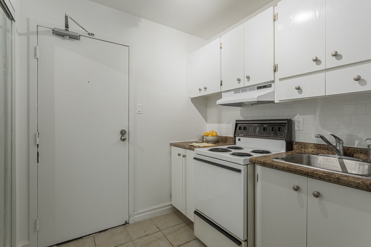 4555 Av Saint-Kevin - Photo 2 of 9