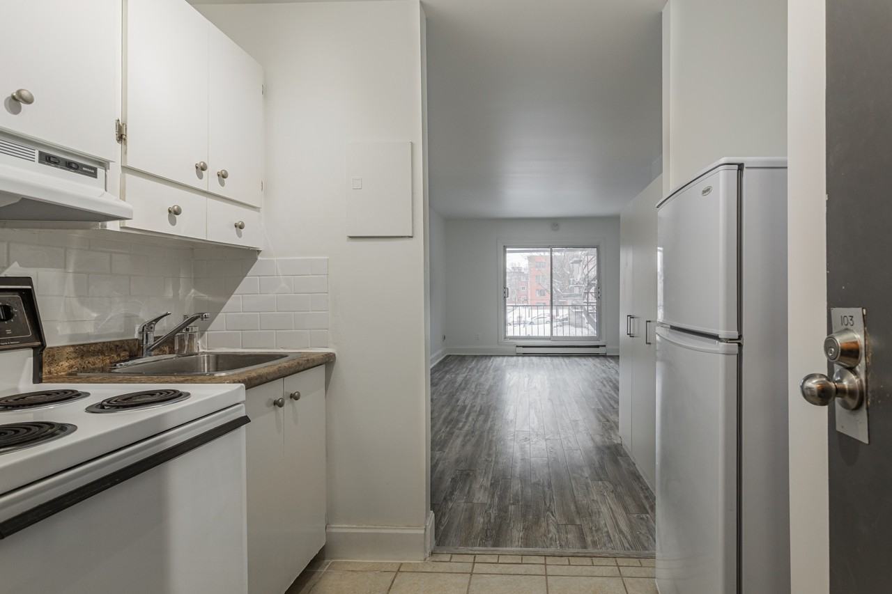4555 Av Saint-Kevin - Photo 3 of 9