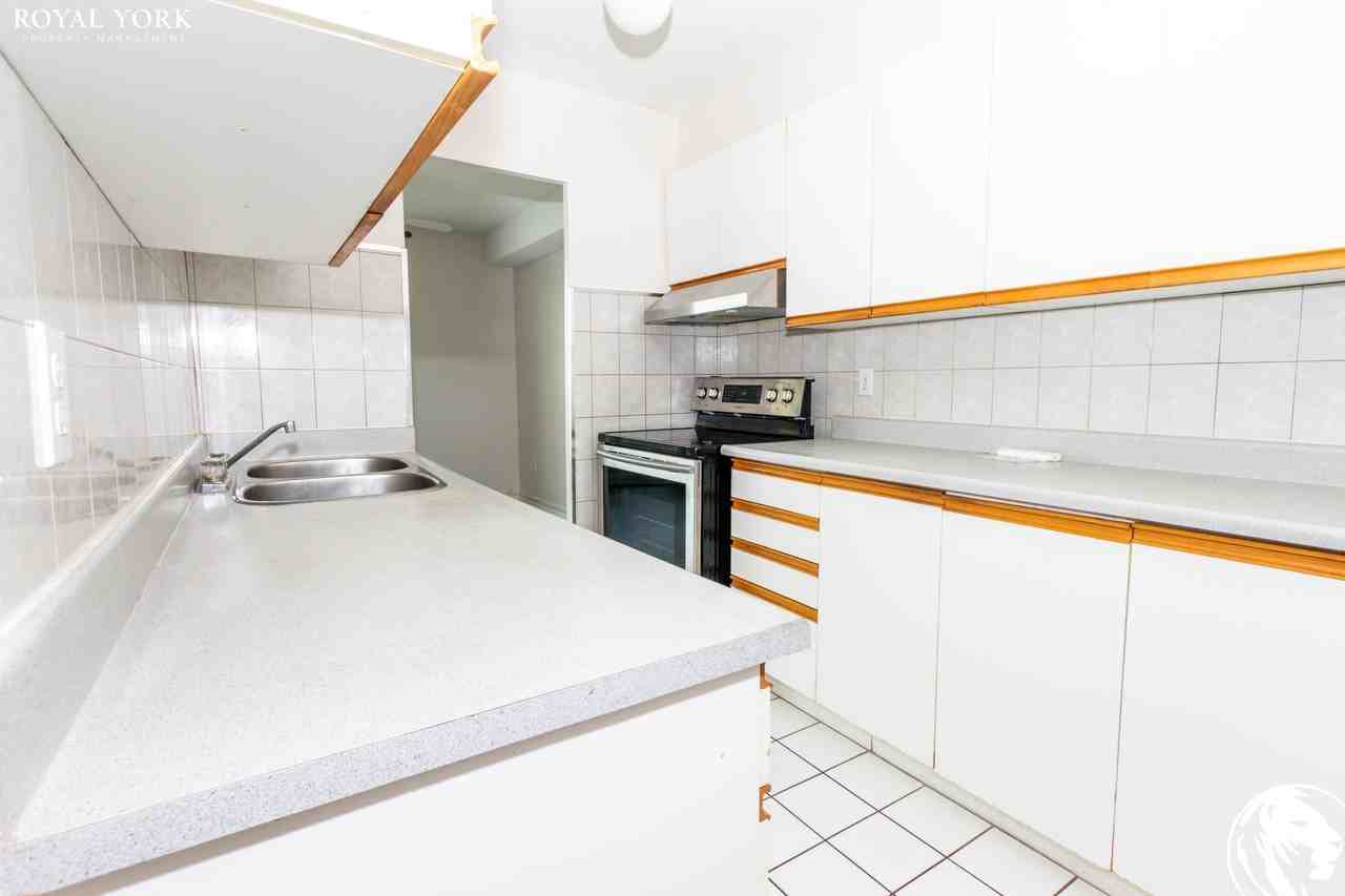 1 Massey Sq #2811 - Photo 3 of 39