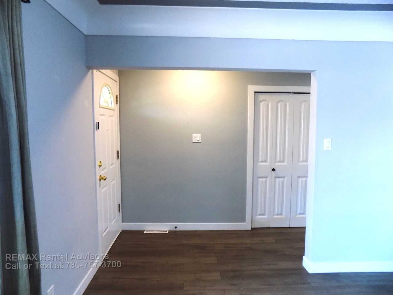 12145 51 St Nw - Photo 2 of 10