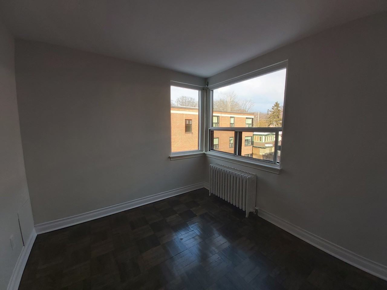 3000 Queen St E - Photo 2 of 13