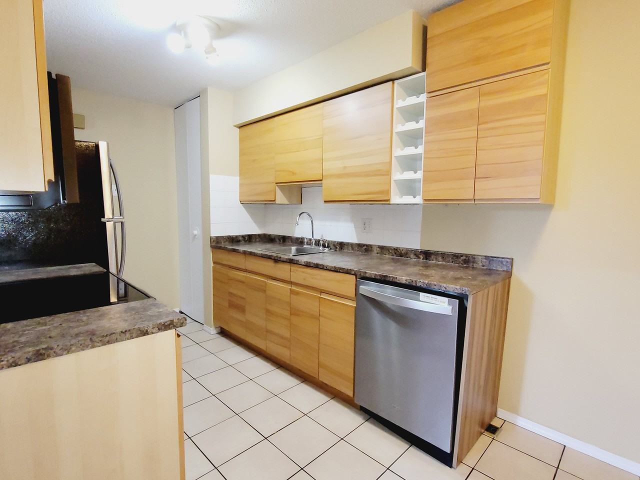 8030 141 Ave Nw - Photo 3 of 35