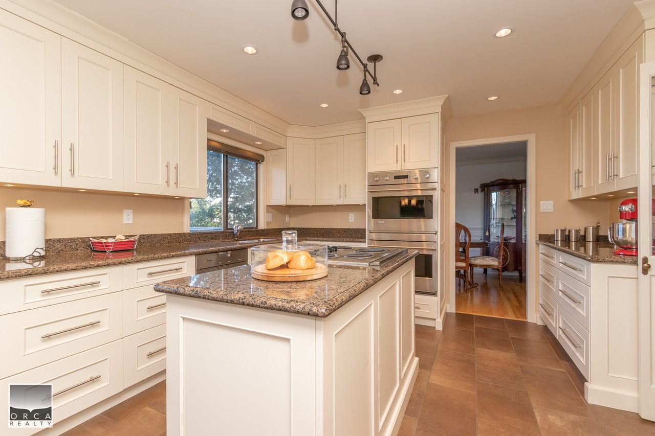 625 Ballantree Rd - Photo 2 of 42