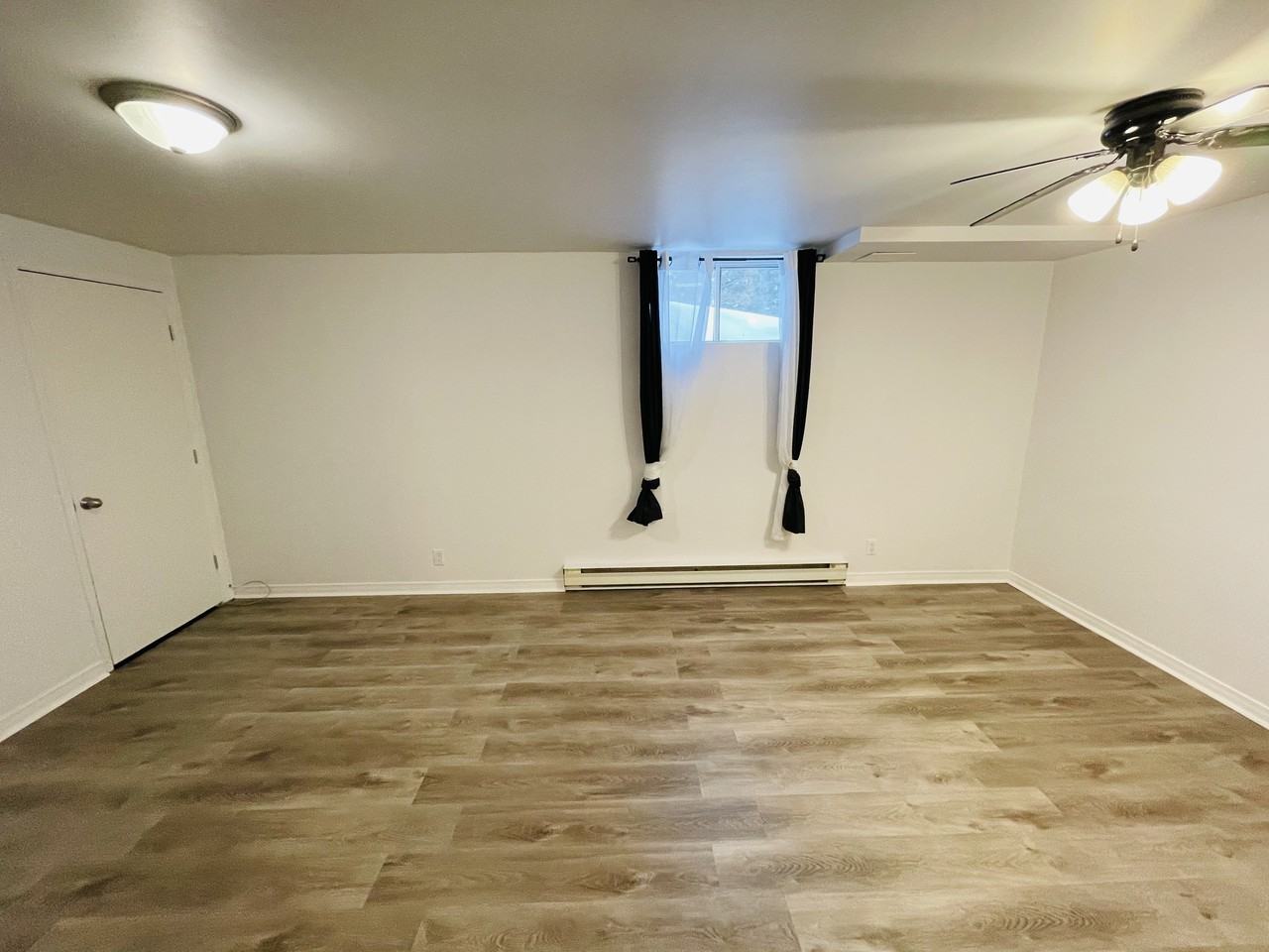 3992 Devine Rd - Photo 3 of 8