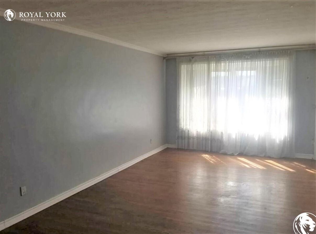 65 Elnathan Cres #1 - Photo 3 of 18