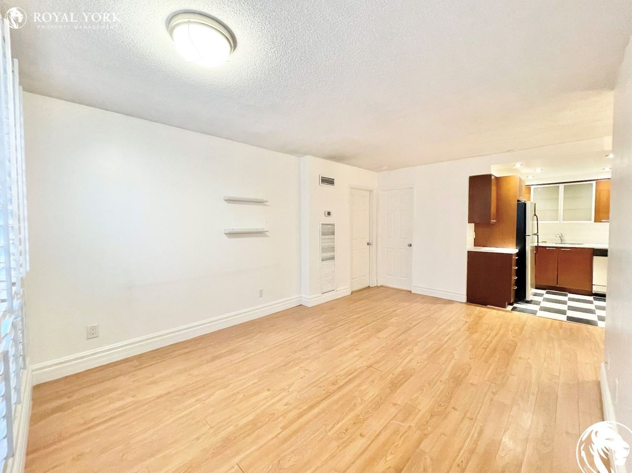 40 Scollard St #402 - Photo 2 of 29