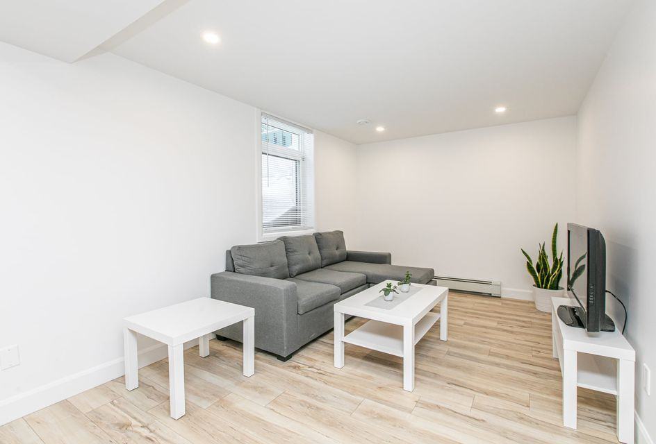 160 Oakridge Blvd #2 - Photo 2 of 16