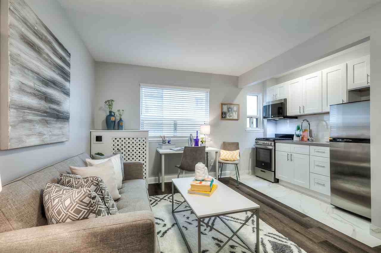214 Wellesley St E #109
