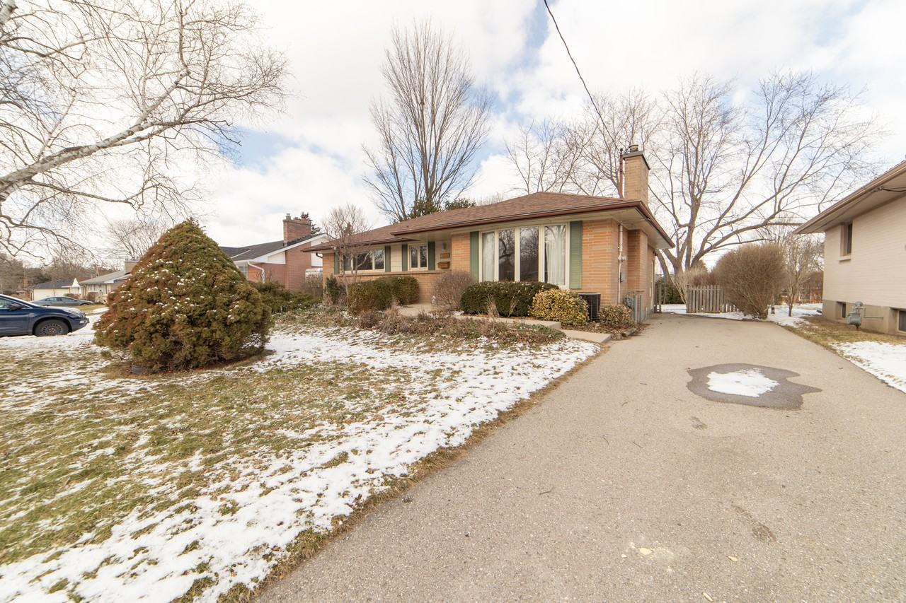 1359 Collingwood Ave - Photo 2 of 10