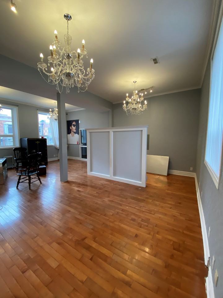 167 Queen St S #2 - Photo 2 of 7