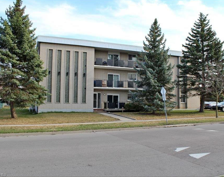 107 Chandler Dr, Kitchener, ON N2E 1G7 2 Bedroom Apartment for Rent