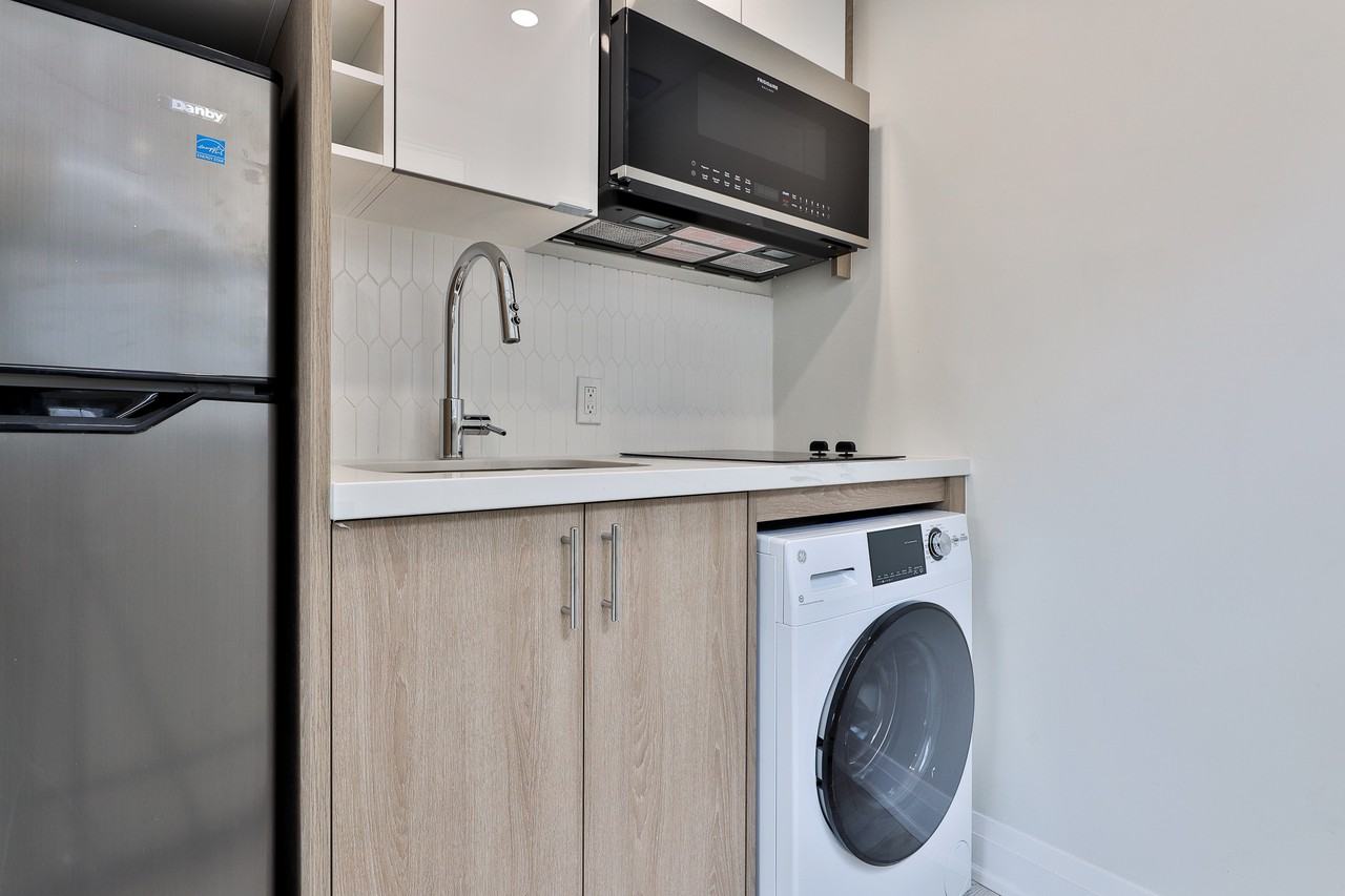 140 Springhurst Ave #4