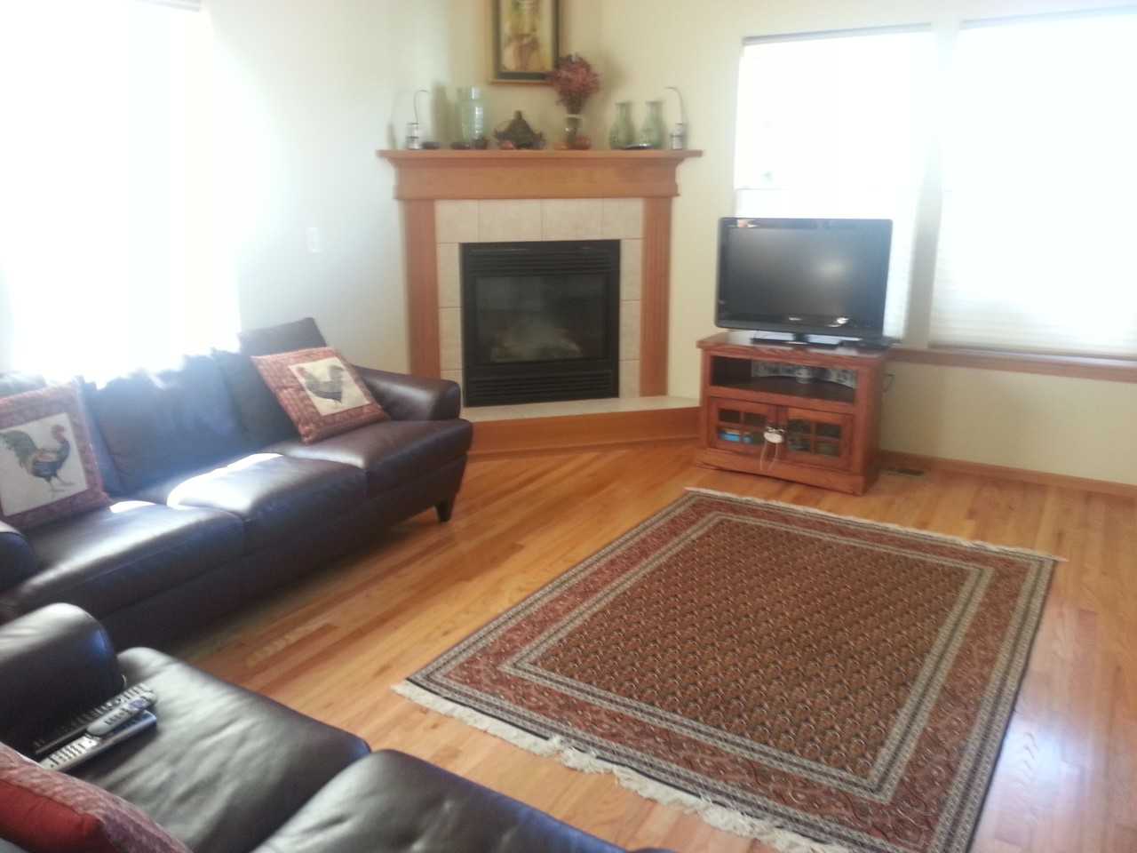 567 Midwood Ct - Photo 3 of 8