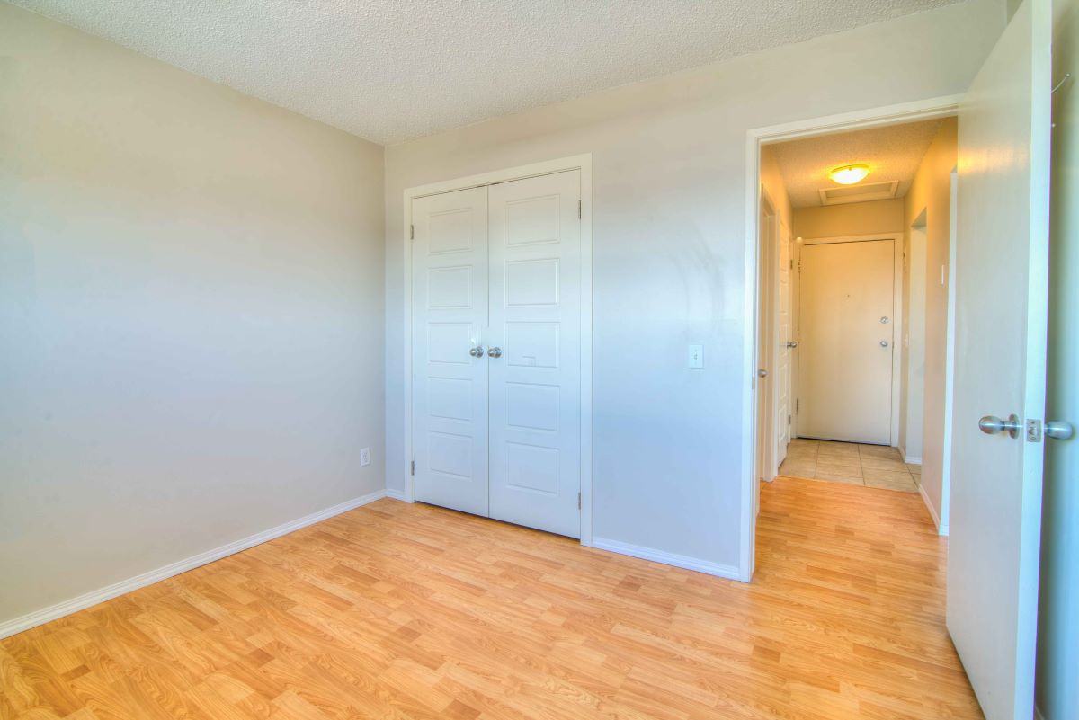Elliston Place - Photo 3 of 24