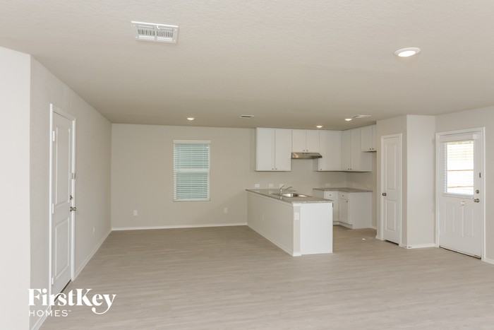 14931 Watson Ml - Photo 2 of 15