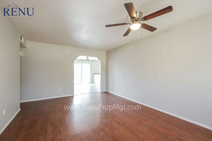 7203 W Carol Ave - Photo 2 of 17