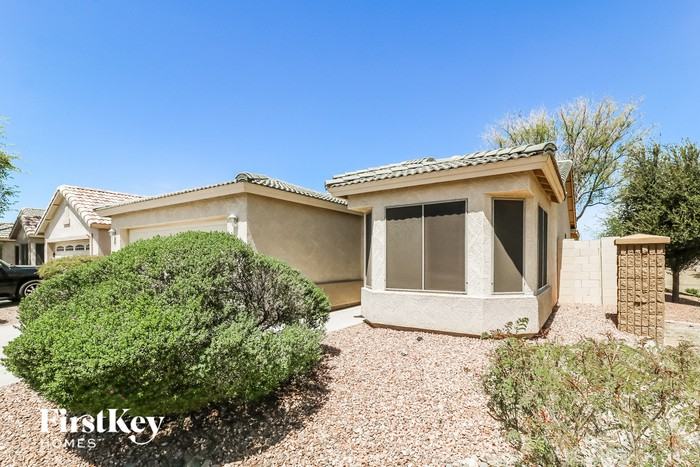 10802 W Virginia Ave - Photo 2 of 15