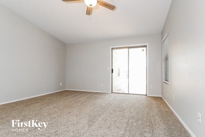 10802 W Virginia Ave - Photo 3 of 15