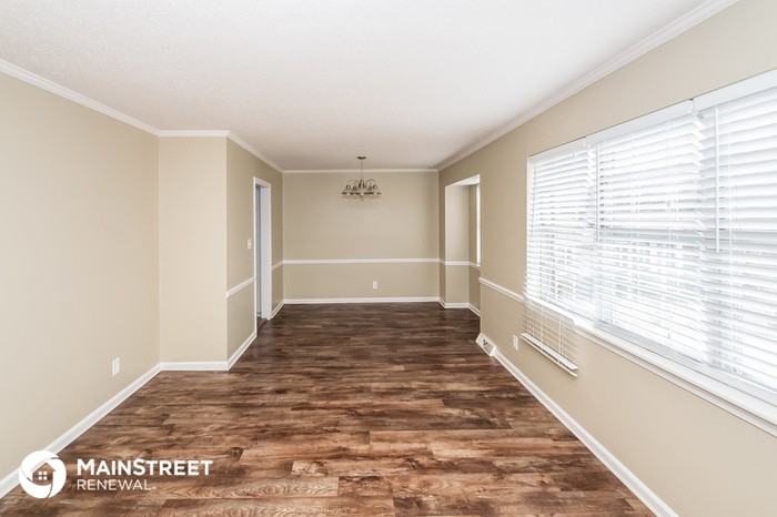 300 Ginger Dr Ne - Photo 2 of 15