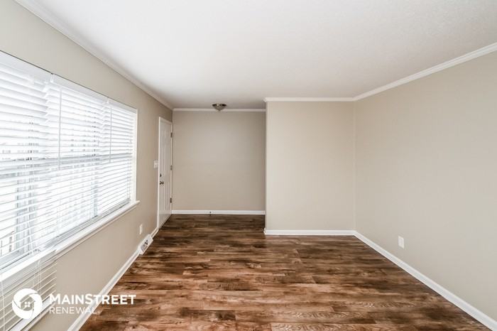 300 Ginger Dr Ne - Photo 3 of 15