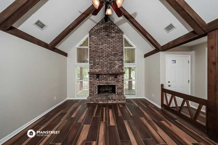 2064 Edenwood Dr - Photo 3 of 16
