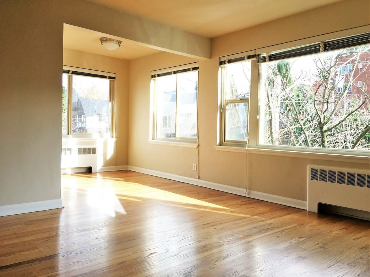 733 Summit Apartments - Photo 6 of 8