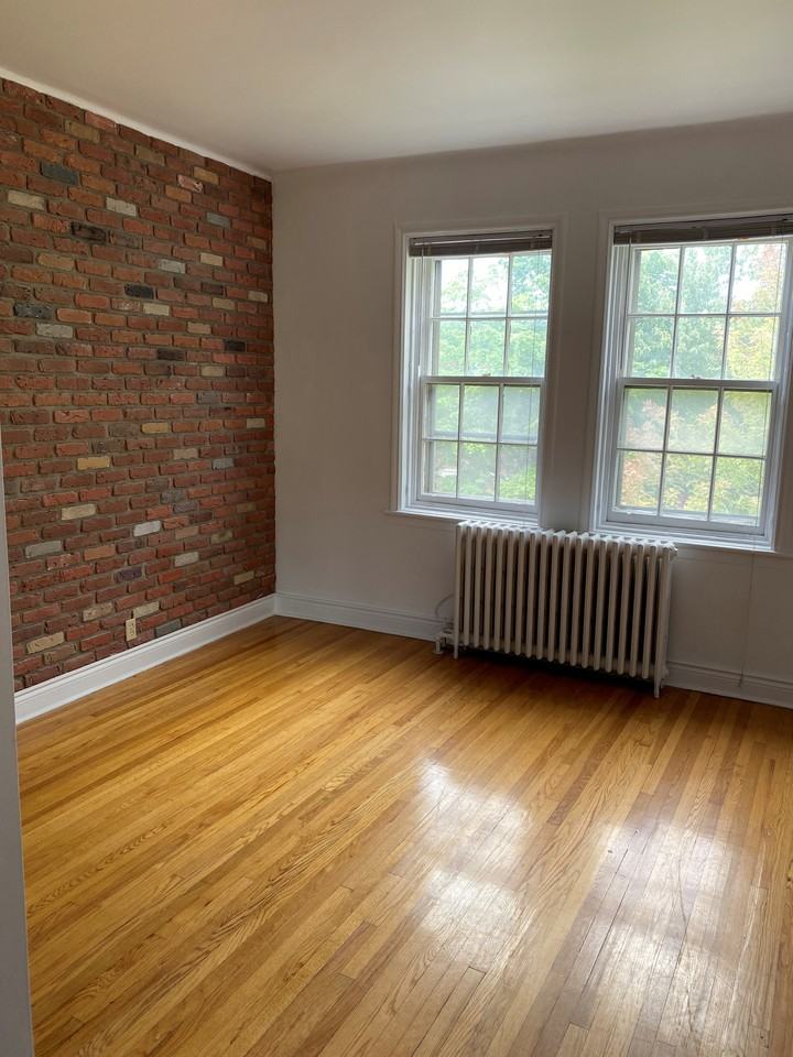 6156 Sherbrooke West - Photo 3 of 8