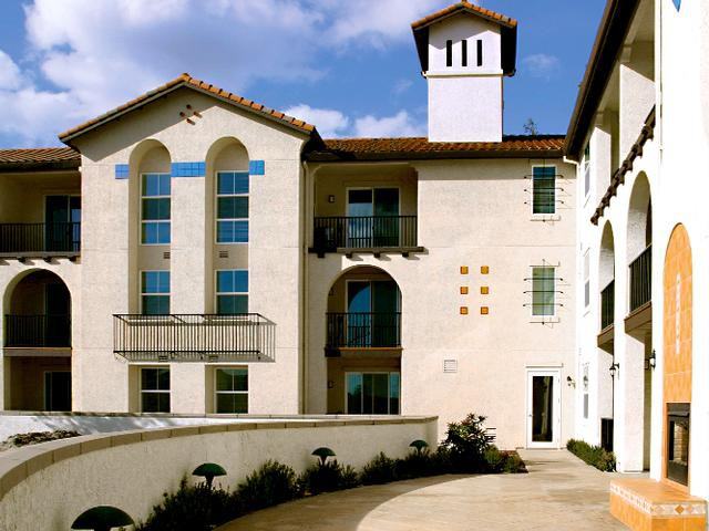 399 East Ct - Photo 3 of 7