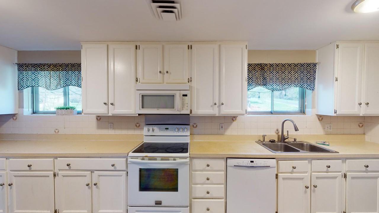 Stylishly updated Temple Hills home with large backyard - Photo 6 of 28
