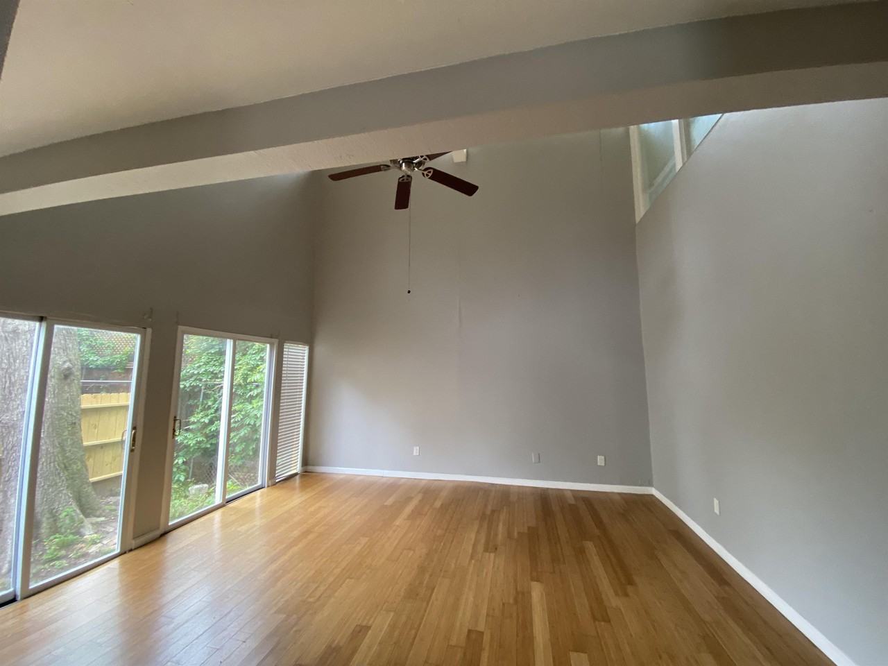 404 Hawthorne - 1 #1 - Photo 5 of 39