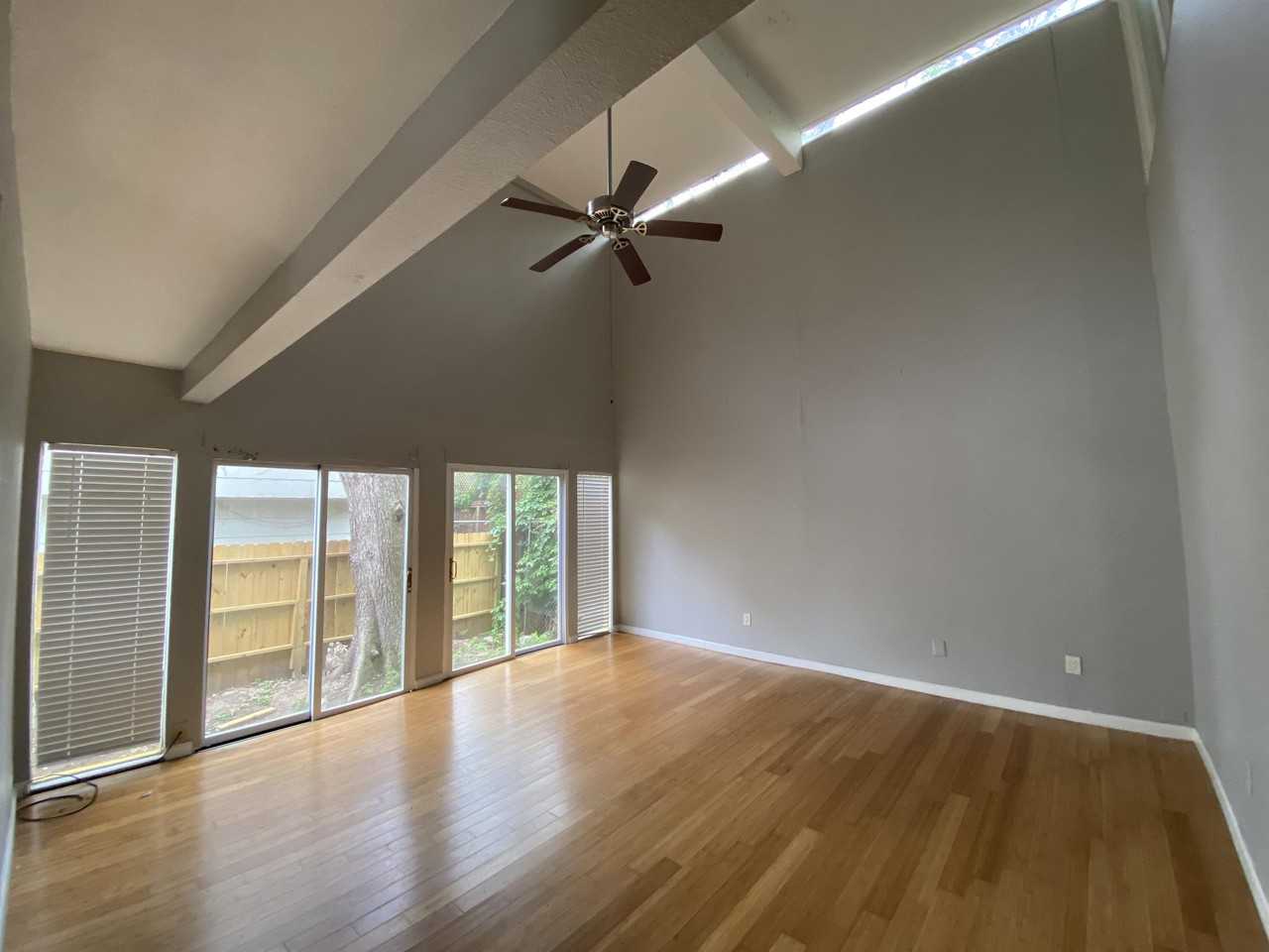 404 Hawthorne - 1 #1 - Photo 6 of 39