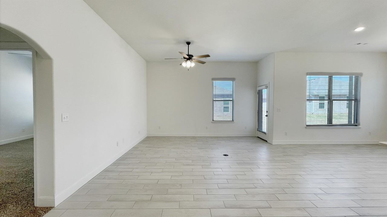 301 Post Oak Ave #1 - Photo 6 of 31