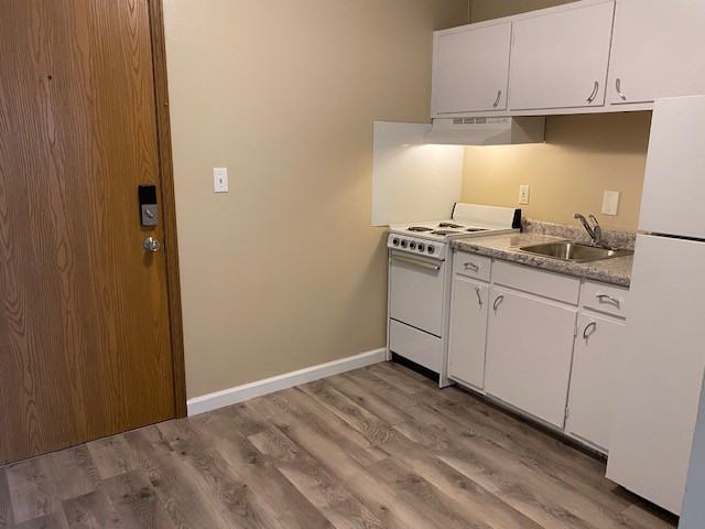 2012 S Illinois Ave #13 - Photo 2 of 26