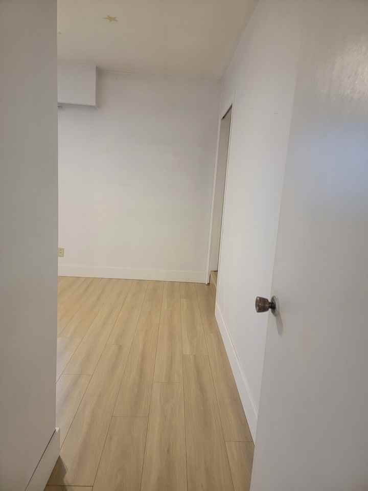 4509 Southridge Crescent - Photo 3 of 26