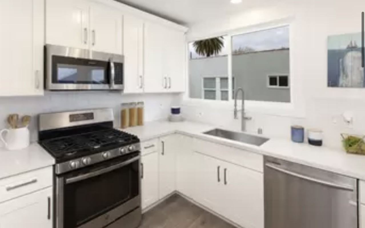 2456 Havenscourt Boulevard - Photo 2 of 7