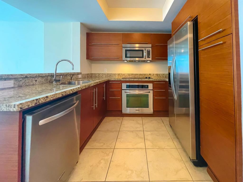 2681 N Flamingo Rd - Photo 4 of 32