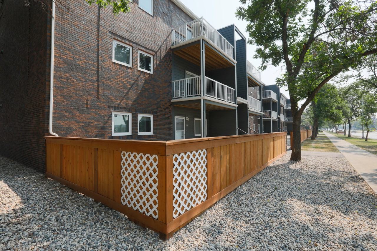 Garden Park Estates Apartments 777 777 Leila Avenue, Winnipeg, MB