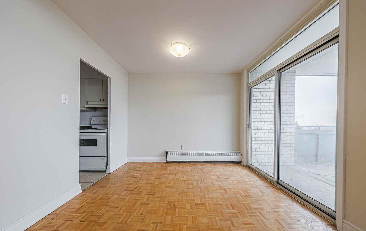 1440 & 1442 Lawrence Avenue West Apartments 1440 Lawrence Ave W