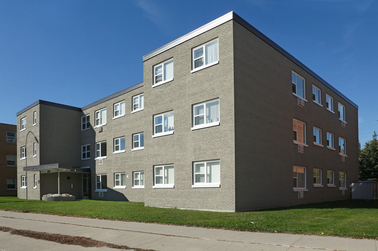 Rae Apartments 2451 Portage Ave, Winnipeg, MB R3J 0N3 Zumper