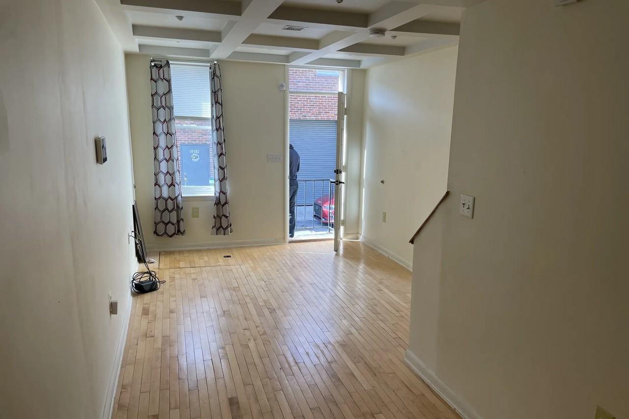 1018 Booth St - Photo 2 of 9