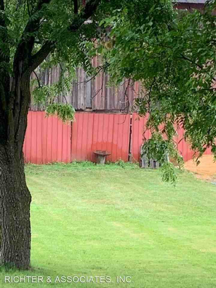 3012 Steinacker Rd - Photo 2 of 18